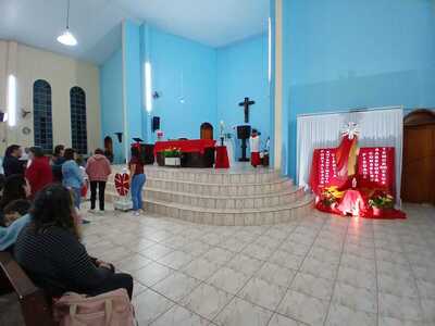 Bairro Cristo Rei celebra Pentecostes com missa especial e consagração dos dizimistas